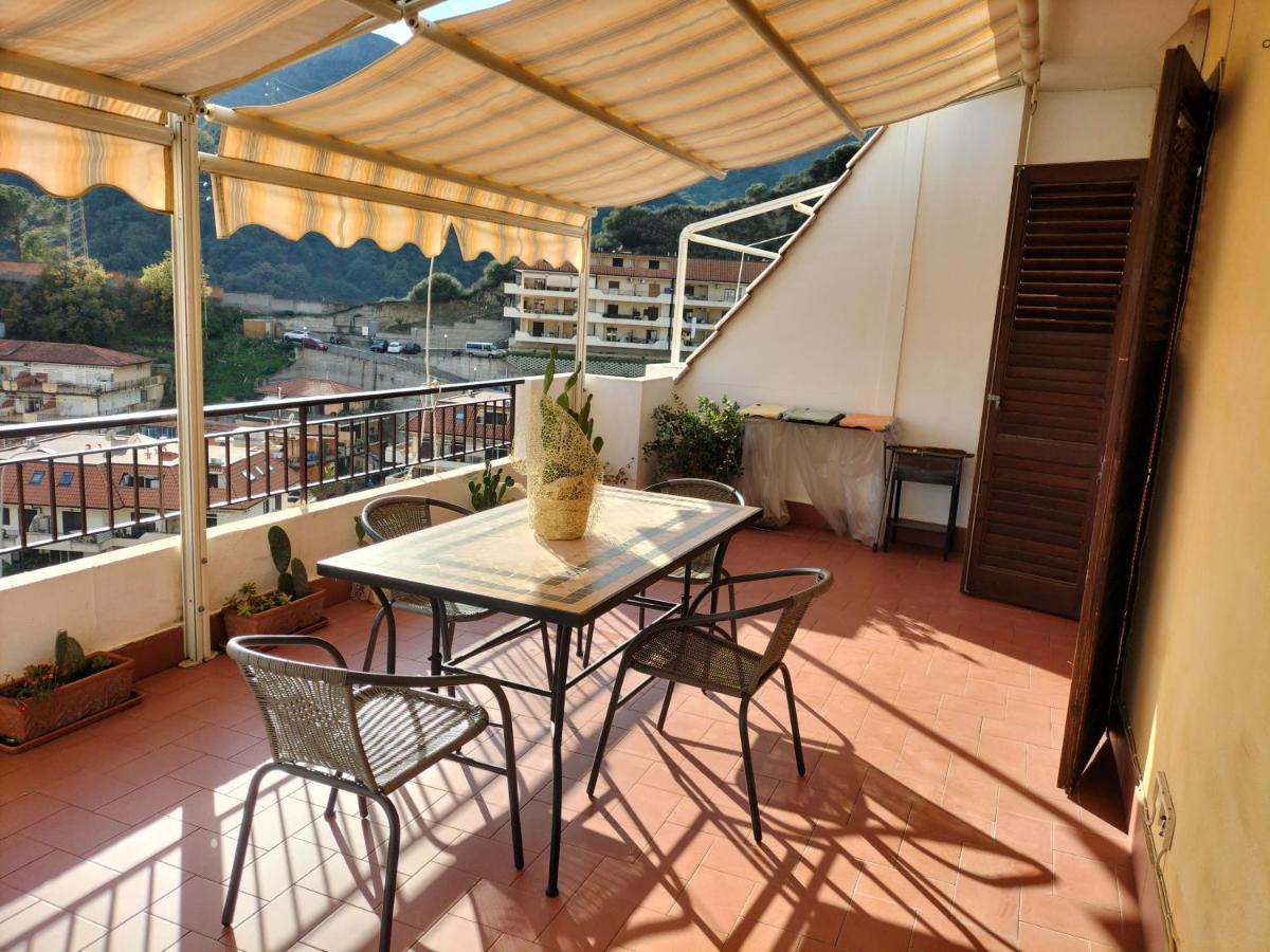 Casa Vacanza Da Rosa Letojanni Exterior photo